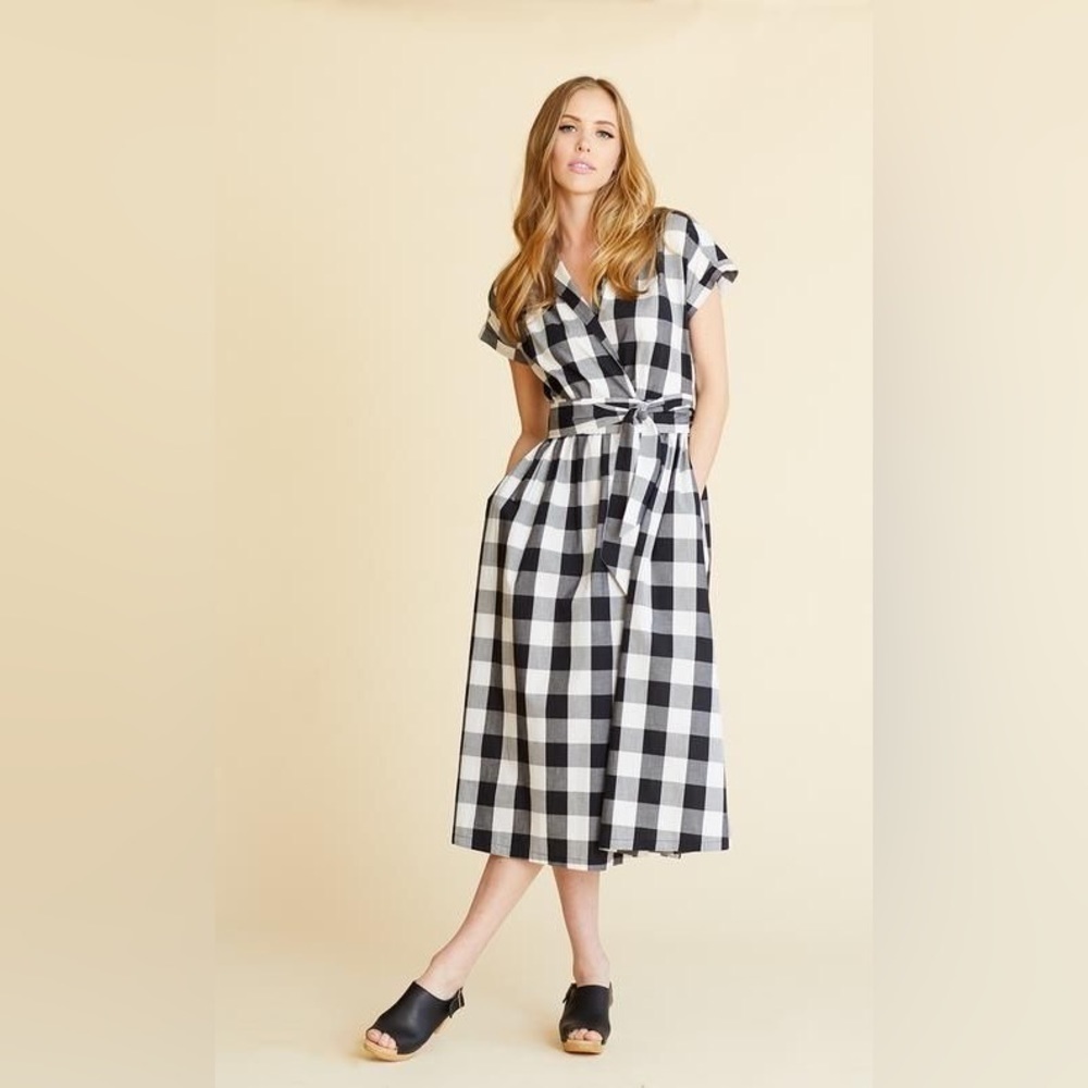 Amy Kuschel Women’s Buffalo plaid wrap dress black/white size Small